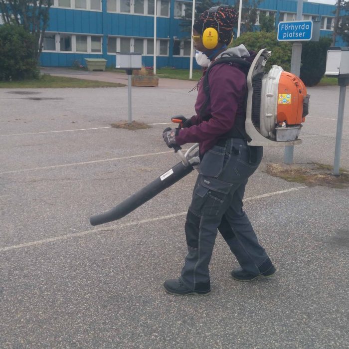 Lövblåsning i Märsta station